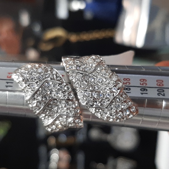 Ring - Picture 3 of 3